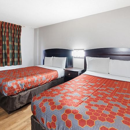Red Carpet Inn Philadelphia Airport Lester Exterior photo