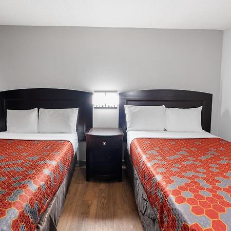 Red Carpet Inn Philadelphia Airport Lester Exterior photo