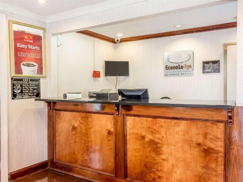 Red Carpet Inn Philadelphia Airport Lester Exterior photo