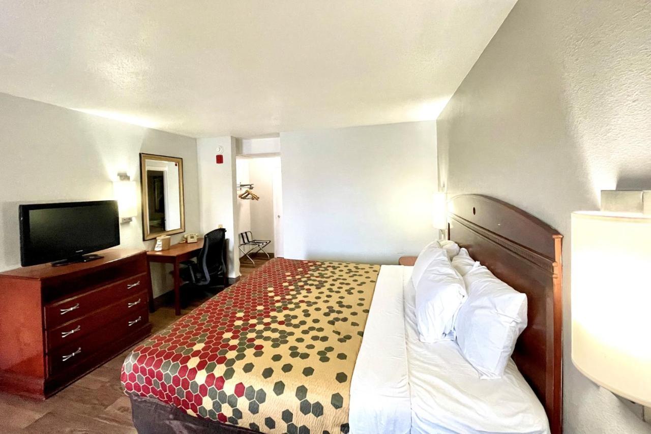 Red Carpet Inn Philadelphia Airport Lester Exterior photo