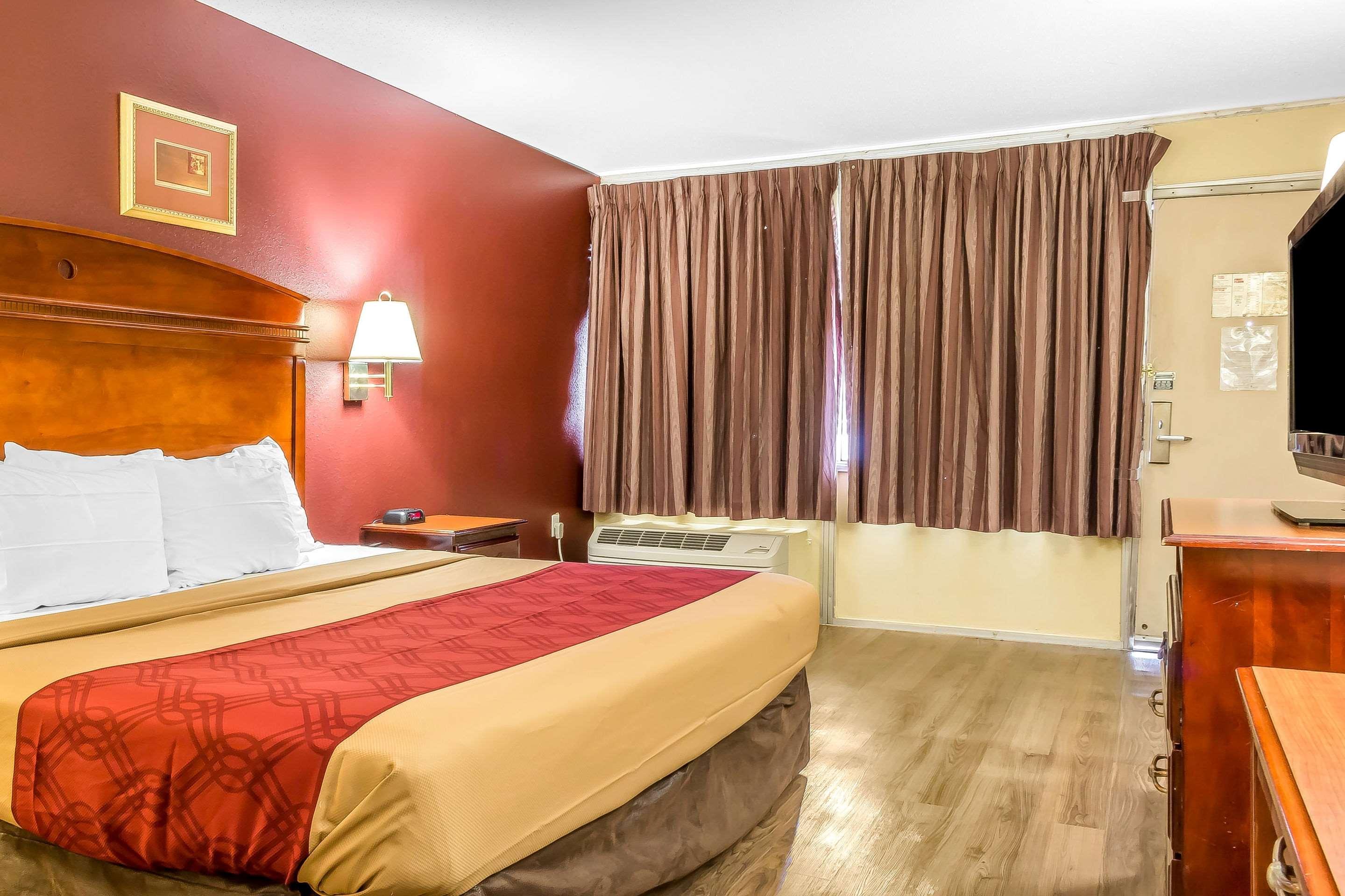 Red Carpet Inn Philadelphia Airport Lester Exterior photo