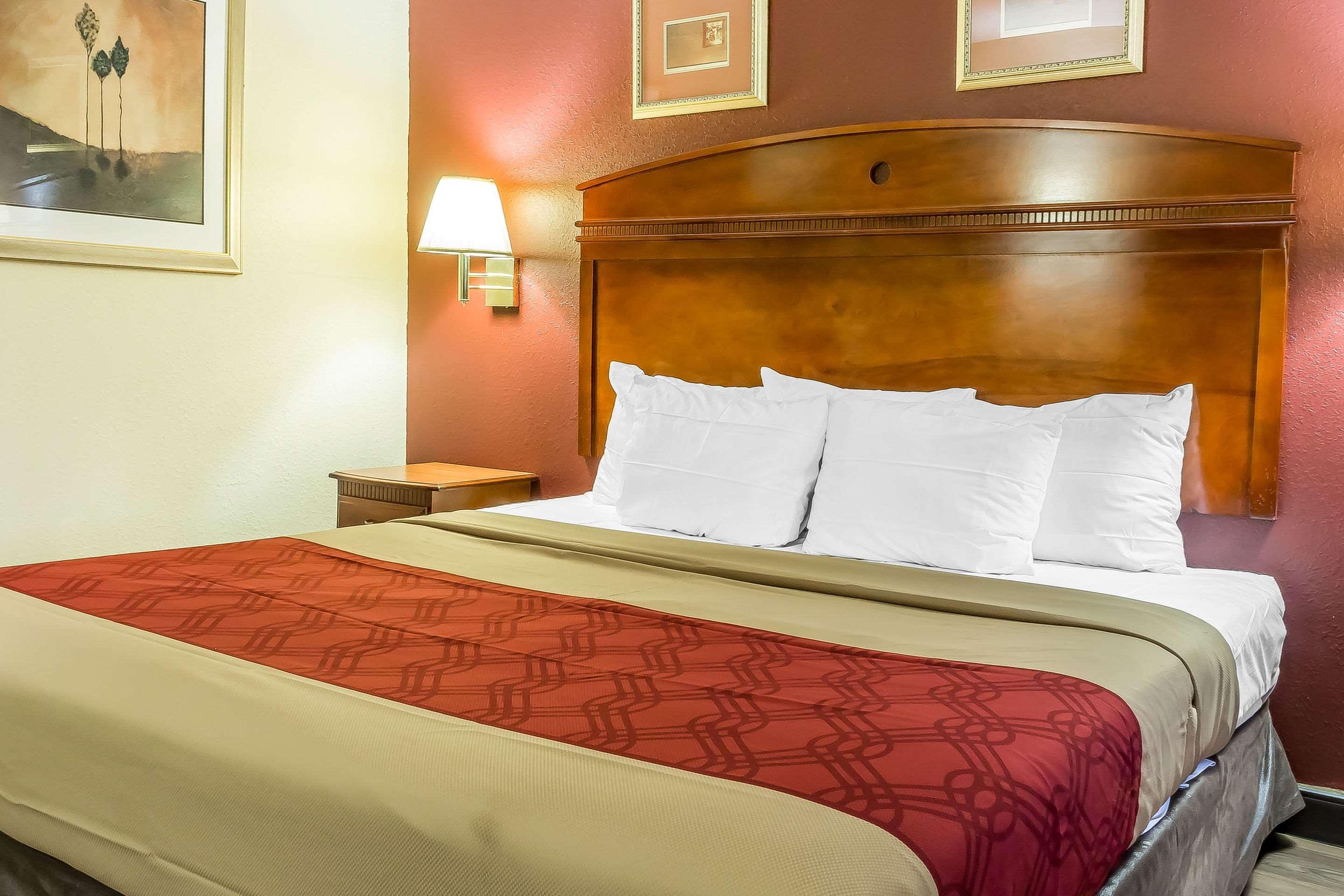 Red Carpet Inn Philadelphia Airport Lester Exterior photo