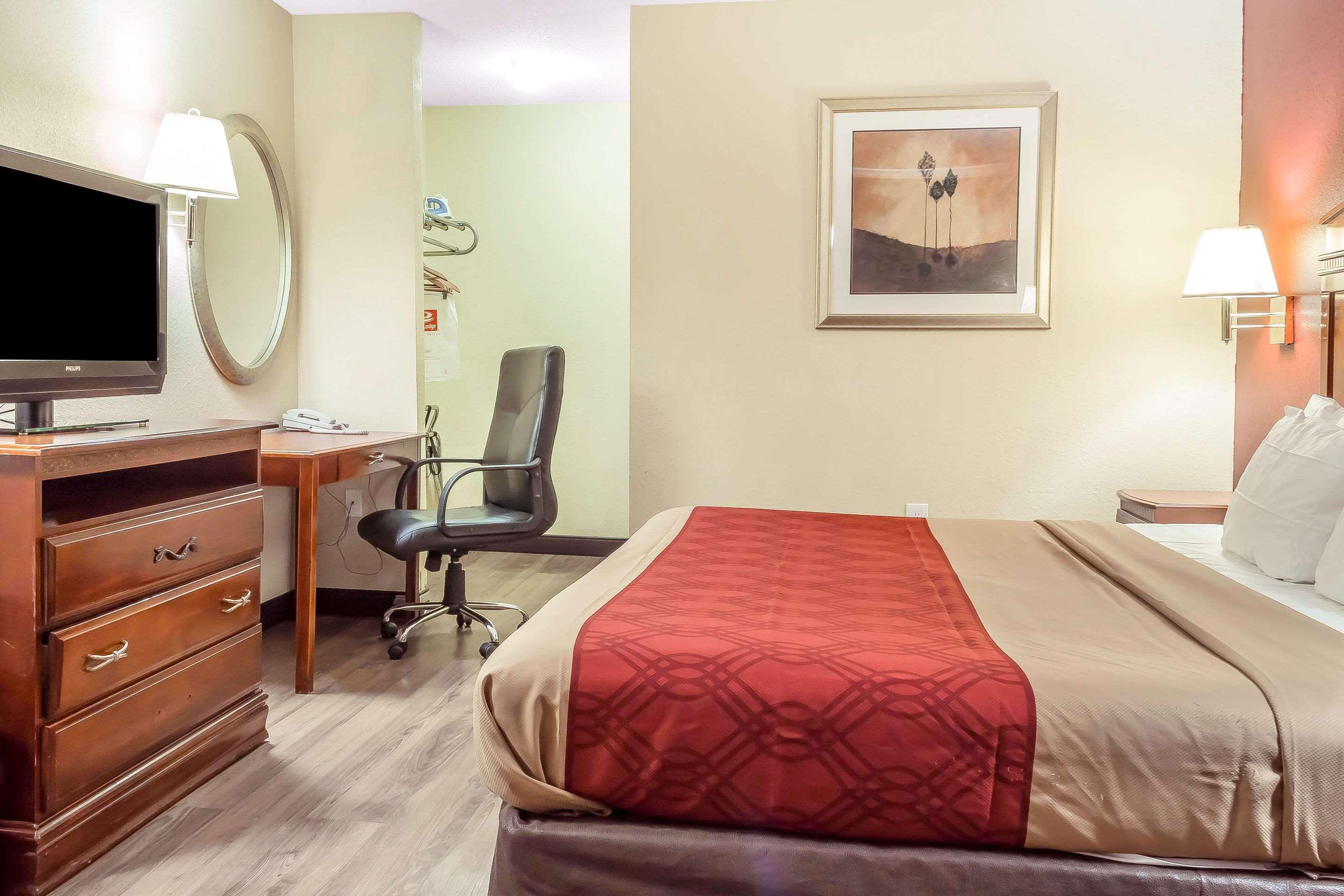 Red Carpet Inn Philadelphia Airport Lester Exterior photo