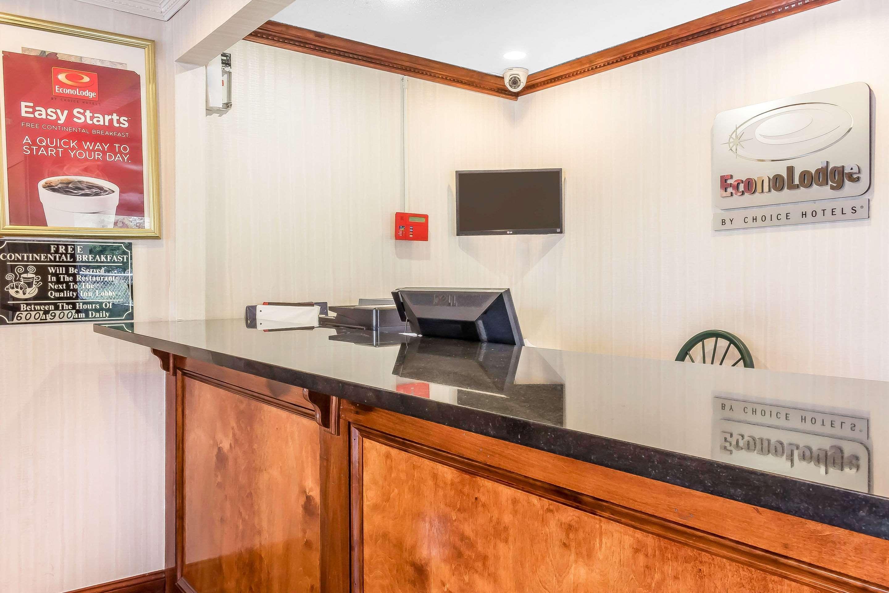 Red Carpet Inn Philadelphia Airport Lester Exterior photo